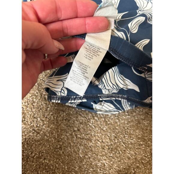 💋Bundle 4 items for $20. Add items💋 to a bundle3 - Picture 4 of 5